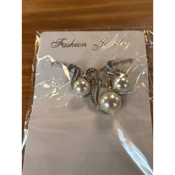 Silver Plated Pearl & Crystal Pendant Necklace & Earrings Set - Picture 2 of 3